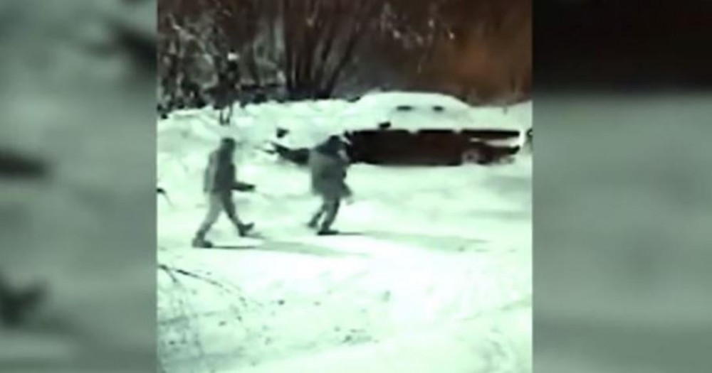 Momentul în care o fetiţă de 5 ani a fost răpită de doi pedofili. Copila a fost violată şi apoi ucisă